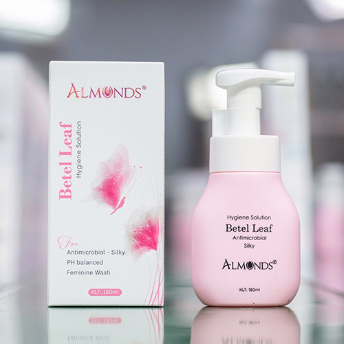 Dung-dịch-vệ-sinh-phụ-nữ-lá-trầu-Almonds2