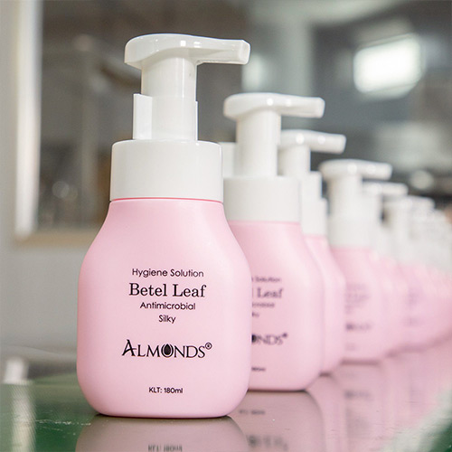 Dung-dịch-vệ-sinh-phụ-nữ-lá-trầu-Almonds3