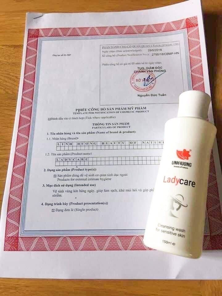 giấy-chứng-nhận-dung-dịch-vệ-sinh-làm-hồng-cô-bé