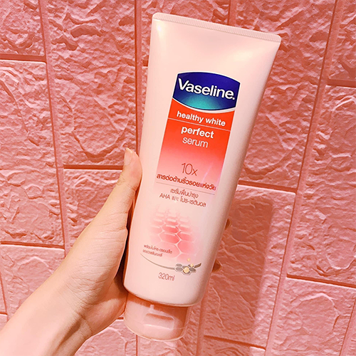 sữa-dưỡng-thể-Vaseline-10x-Healthy-White-Perfect-Serum-320ml5