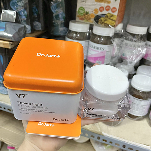 Kem-dưỡng-trắng-da-V7-Toning-Light-Dr-Jart-50ml5