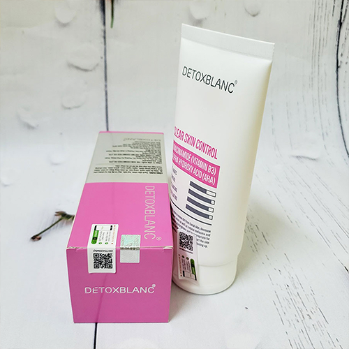 Sữa-rữa-mặt-sinh-học-đa-năng-Clear-Skin-Control-Detoxblanc4